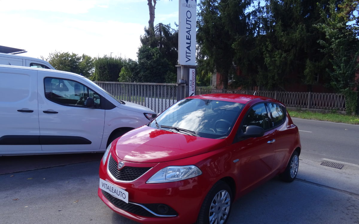 Lancia Ypsilon Silver 1.2cc 69CV